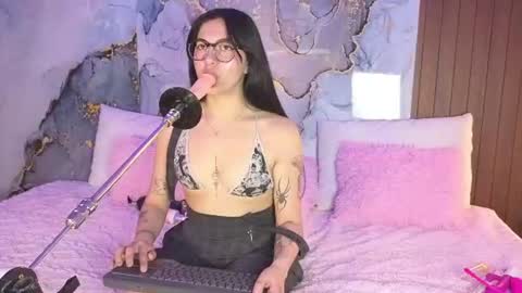 Snapshot of alice_cute77 chatting on 06.15.26 Mey online show from 06.15.26