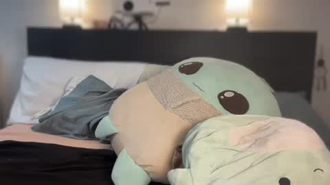 Snapshot of alice_erotica chatting on 11.17.25 alice erotica online show from 11.17.25