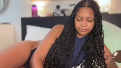 Snapshot of alice_erotica chatting on 12.01.25 alice erotica online show from 12.01.25