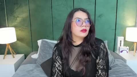 Snapshot of alice_gomezz chatting on 10.08.25 Alice online show from 10.08.25