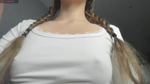 Snapshot of alice_hetfield chatting on 10.06.25 My name is Alice find out about me in the Fansly online show from 10.06.25