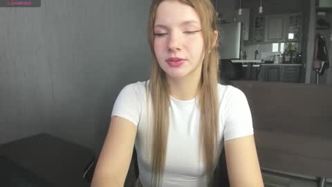 Snapshot of alice_hetfield chatting on 10.08.25 My name is Alice find out about me in the Fansly online show from 10.08.25