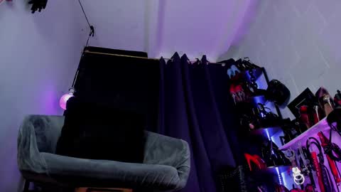 Snapshot of alice_leroy chatting on 01.03.25 Mistress Alice. online show from 01.03.25