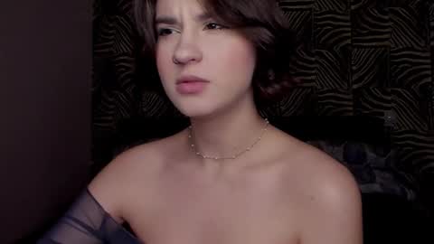 Snapshot of alice_love_fuck chatting on 10.31.25 Alice love fuck online show from 10.31.25