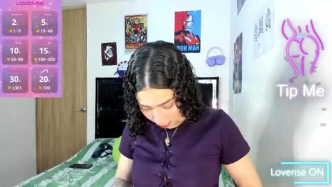 Snapshot of alice_martinez_ chatting on 11.03.25 alice and amber online show from 11.03.25