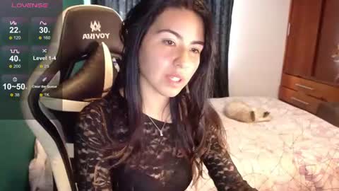 Snapshot of alice_middle01 chatting on 06.22.26 Alice online show from 06.22.26
