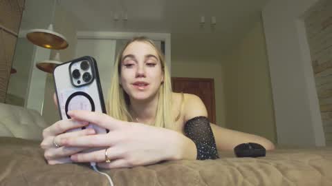 Snapshot of alice_rays_ chatting on 02.23.25 Alice online show from 02.23.25