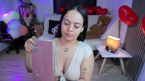 Snapshot of alice_star7 chatting on 02.18.25 Alice online show from 02.18.25