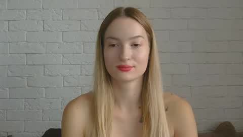 Snapshot of alice_sweet_01 chatting on 10.02.25 Alice online show from 10.02.25