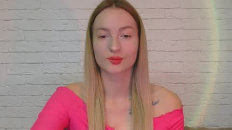 Snapshot of alice_sweet_01 chatting on 10.07.25 Alice online show from 10.07.25