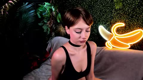 Your sweet Alice INST alicebellies online show from 11.22.25