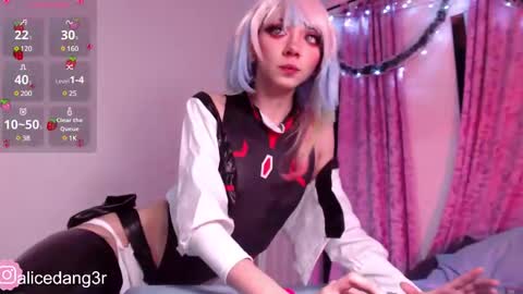 Snapshot of alicedang3r chatting on 12.25.24 Alice  online show from 12.25.24