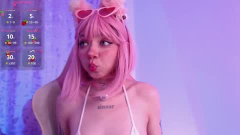 Snapshot of alicedang3r chatting on 09.10.25 Alice  online show from 09.10.25