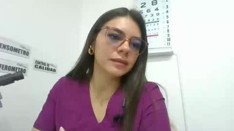 Snapshot of alicee16 chatting on 01.04.25 alicee16 online show from 01.04.25