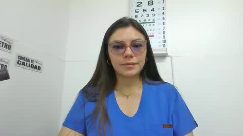 Snapshot of alicee16 chatting on 01.10.25 alicee16 online show from 01.10.25