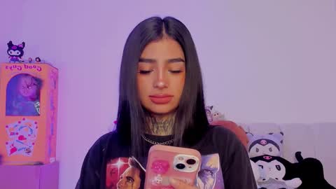 Snapshot of alicee_0 chatting on 10.04.25 Alice online show from 10.04.25