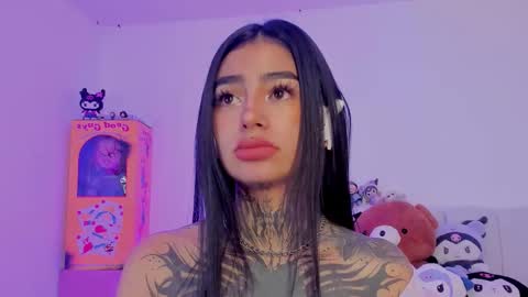 Snapshot of alicee_0 chatting on 10.06.25 Alice online show from 10.06.25