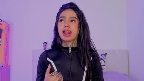 Snapshot of alicee_0 chatting on 10.14.25 Alice online show from 10.14.25