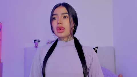 Snapshot of alicee_0 chatting on 10.16.25 Alice online show from 10.16.25