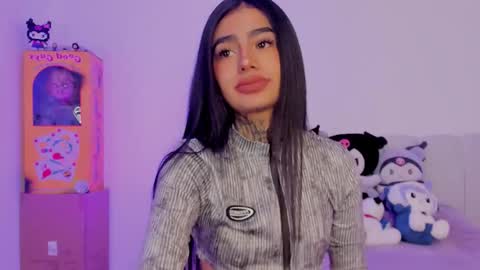 Snapshot of alicee_0 chatting on 10.18.25 Alice online show from 10.18.25