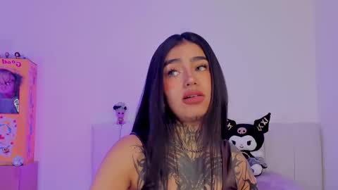 Snapshot of alicee_0 chatting on 10.25.25 Alice online show from 10.25.25