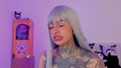 Snapshot of alicee_0 chatting on 10.26.25 Alice online show from 10.26.25