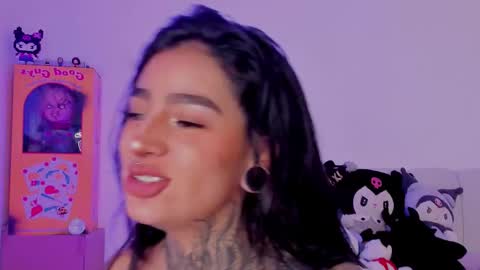 Snapshot of alicee_0 chatting on 11.05.25 Alice online show from 11.05.25