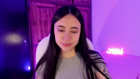Snapshot of alicee_2 chatting on 01.23.25 Aliceee  ..   97YP9VWGZHrefnav wishlist lists 1 online show from 01.23.25