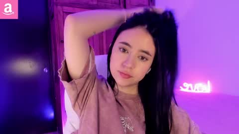 Snapshot of alicee_2 chatting on 02.24.25 Aliceee  ..   97YP9VWGZHrefnav wishlist lists 1 online show from 02.24.25