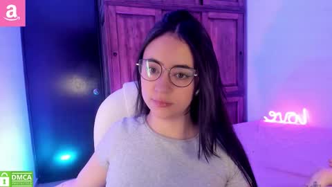 Snapshot of alicee_2 chatting on 10.16.25 Aliceee  ..   97YP9VWGZHrefnav wishlist lists 1 online show from 10.16.25