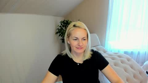 Snapshot of alicee__grace chatting on 12.21.24 Alicee online show from 12.21.24