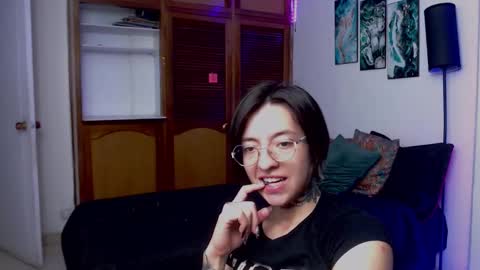 alicee_logan_ online show from 11.12.25
