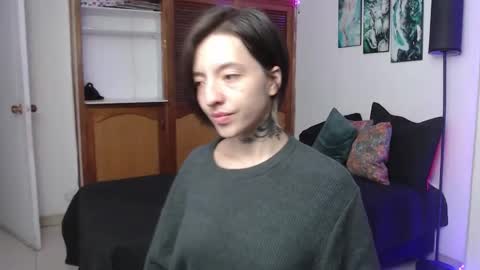 alicee_logan_ online show from 11.28.25