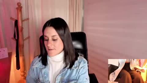 Aleja  online show from 10.22.25