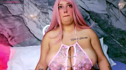 Snapshot of alicee_stone_ chatting on 09.23.25 alicee_stone_ online show from 09.23.25