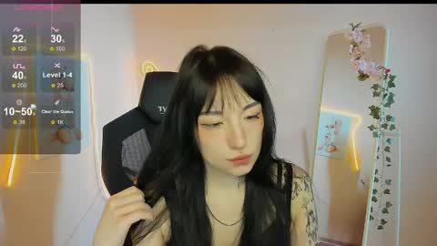 Snapshot of aliceeinwonderlanddd chatting on 05.03.26 Alice online show from 05.03.26