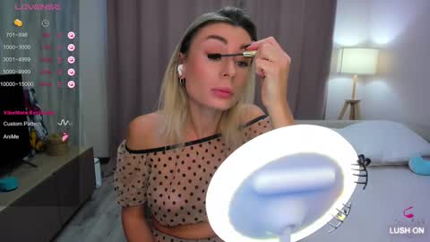 Snapshot of aliceevan chatting on 03.09.25 Daniella online show from 03.09.25