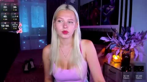 Snapshot of alicefreman chatting on 07.12.26 Alice online show from 07.12.26