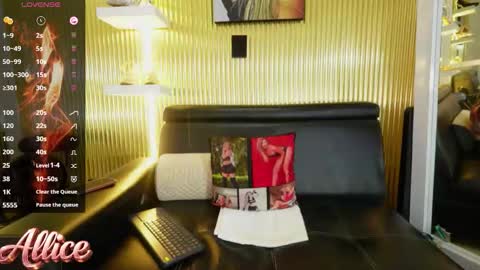 Snapshot of aliceglamour chatting on 02.07.26 Allice online show from 02.07.26