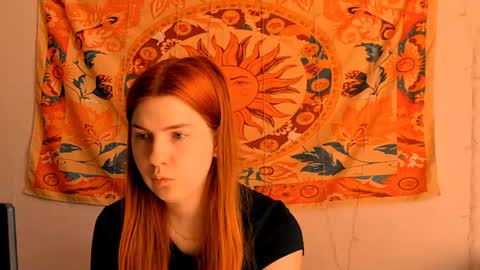 Snapshot of aliceinredsquare_ chatting on 06.17.26 Alice online show from 06.17.26