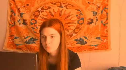 Snapshot of aliceinredsquare_ chatting on 06.18.26 Alice online show from 06.18.26