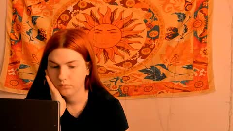 Snapshot of aliceinredsquare_ chatting on 06.18.26 Alice online show from 06.18.26