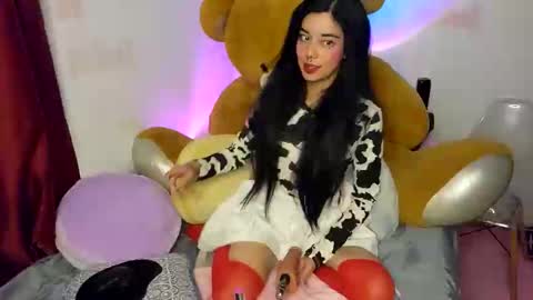 Alicekingdom online show from 11.21.25