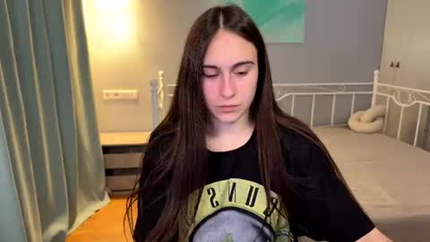 Snapshot of alicekollt chatting on 06.17.26 alicekollt online show from 06.17.26