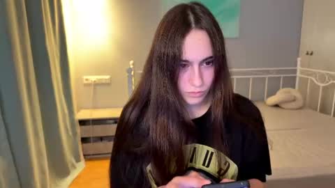 Snapshot of alicekollt chatting on 06.29.26 alicekollt online show from 06.29.26