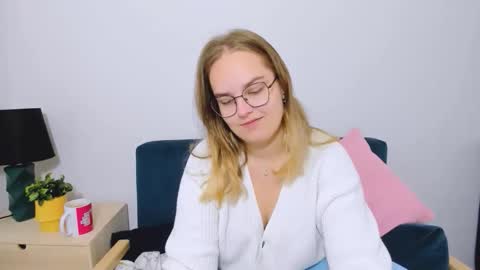 alicesensitive online show from 10.04.25