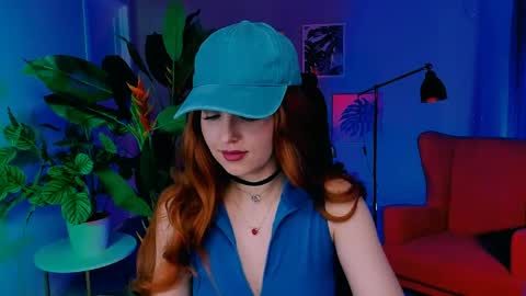 Snapshot of alicesmite chatting on 05.16.26 alicesmite online show from 05.16.26