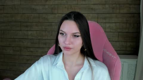 Snapshot of aliceversal chatting on 04.07.26 aliceversal online show from 04.07.26