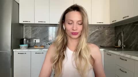 Snapshot of alicewonders_ chatting on 02.20.25 Alice online show from 02.20.25