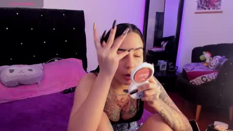 Snapshot of alicewoodville chatting on 01.22.25 Alice online show from 01.22.25